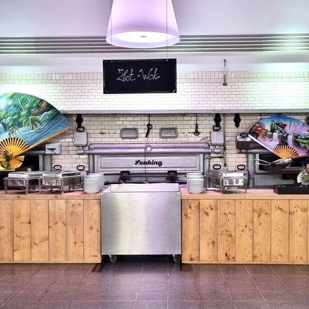 Foodstation mit Hot-Wok